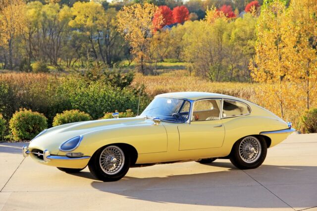 Jaguar E-Type 1967 image number 0