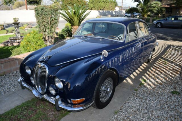 Jaguar 3.8S 1965 image number 1