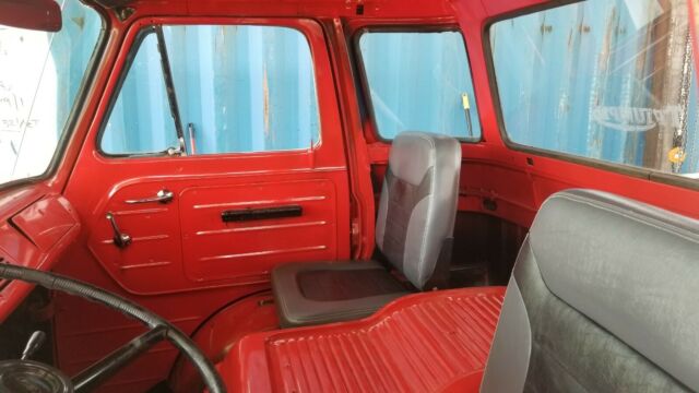 Ford E-Series Van 1962 image number 27