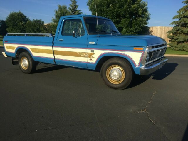 Ford F-250 1976 image number 0