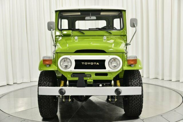 Toyota FJ Cruiser 1976 image number 1