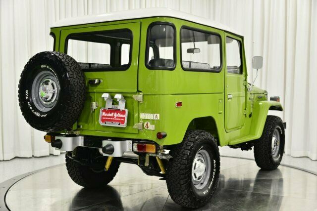 Toyota FJ Cruiser 1976 image number 10