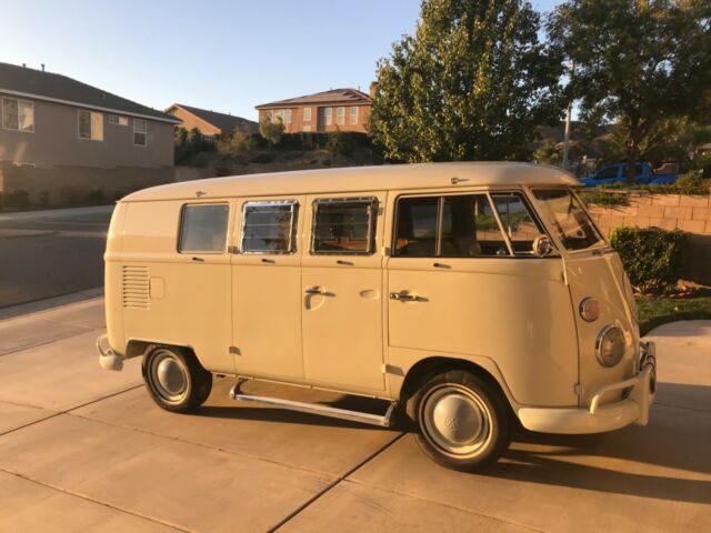 Volkswagen Bus/Vanagon 1967 image number 21