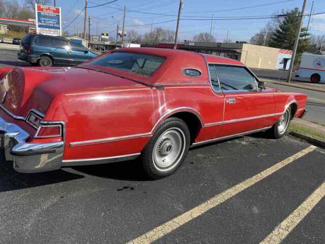 Lincoln Continental Mk IV 1976 image number 2