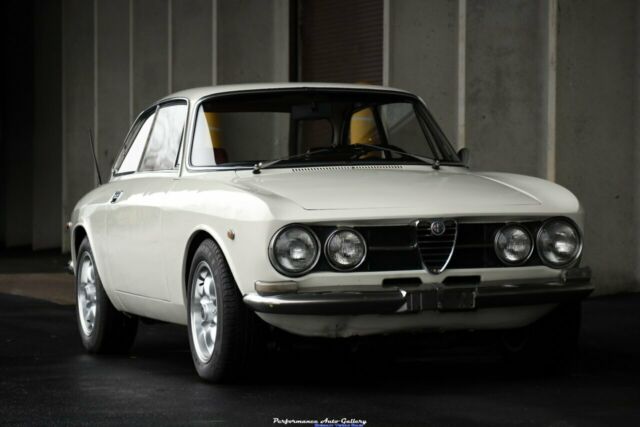 Alfa Romeo GTV 1969 image number 18