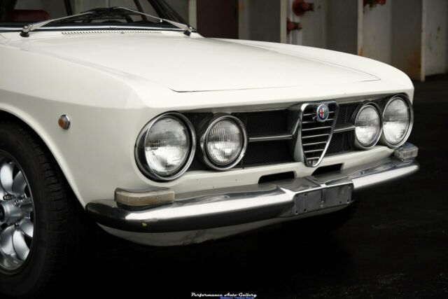 Alfa Romeo GTV 1969 image number 22