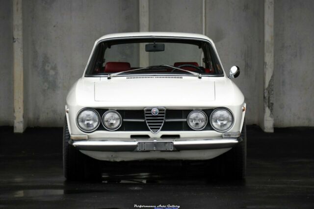 Alfa Romeo GTV 1969 image number 30