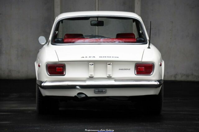 Alfa Romeo GTV 1969 image number 31