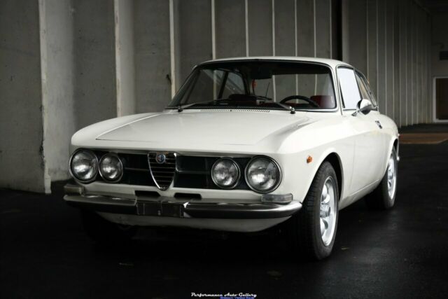 Alfa Romeo GTV 1969 image number 38