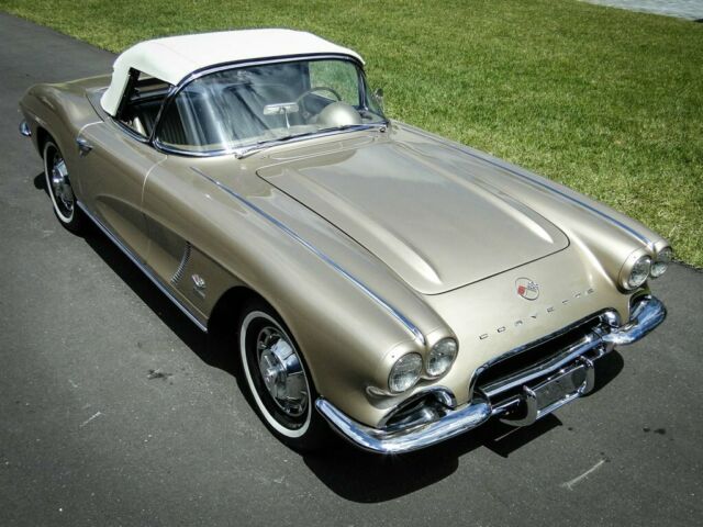 Chevrolet Corvette 1962 image number 35