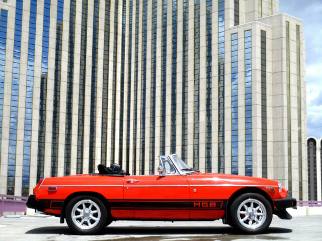 MG MGB 1976 image number 27