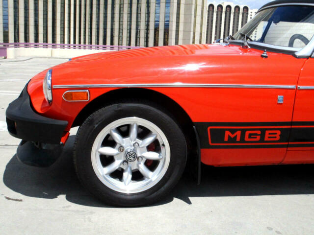 MG MGB 1976 image number 6