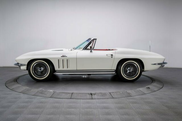 Chevrolet Corvette 1965 image number 14