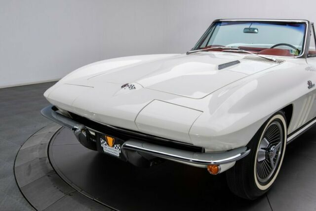 Chevrolet Corvette 1965 image number 16