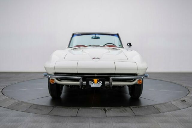 Chevrolet Corvette 1965 image number 17