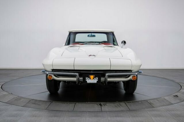 Chevrolet Corvette 1965 image number 18