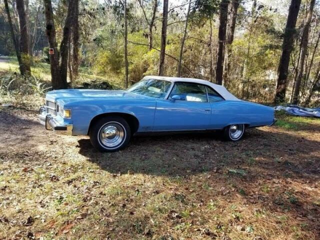 Pontiac Grandville 1975 image number 0