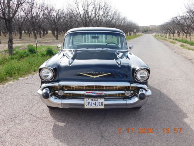 Chevrolet Bel Air/150/210 1957 image number 2