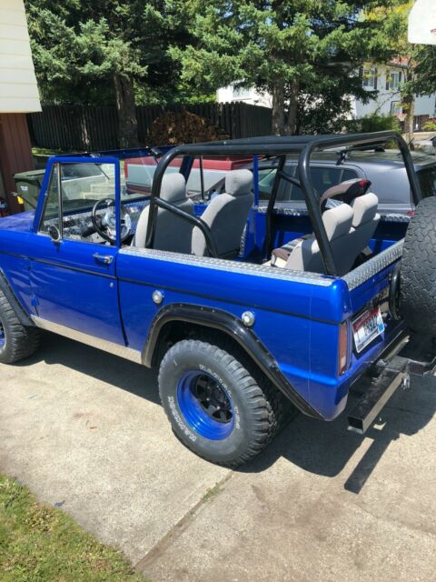 Ford Bronco 1966 image number 15