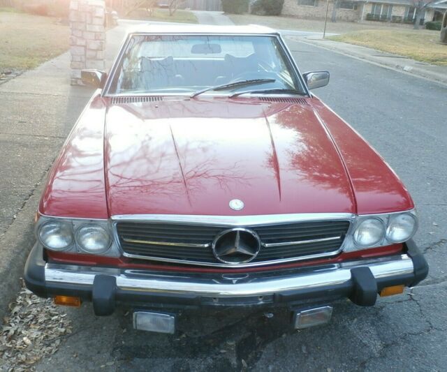 Mercedes-Benz SL-Class 1976 image number 2