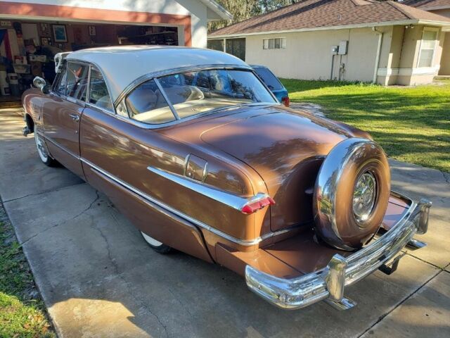 Ford Crown Victoria 1951 image number 25