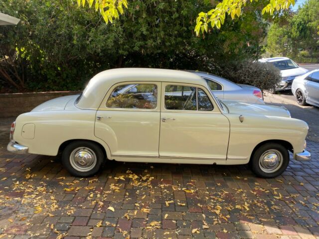 Mercedes-Benz 190-Series 1961 image number 10