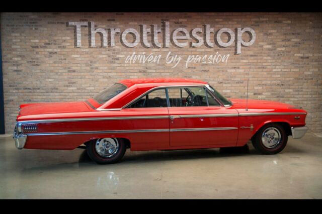 Ford Galaxie 1963 image number 27