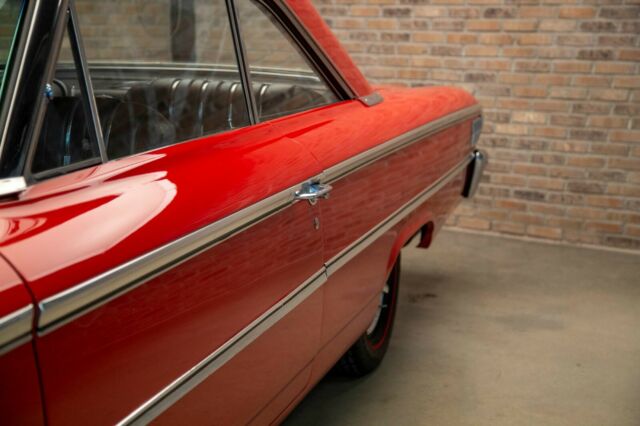 Ford Galaxie 1963 image number 8