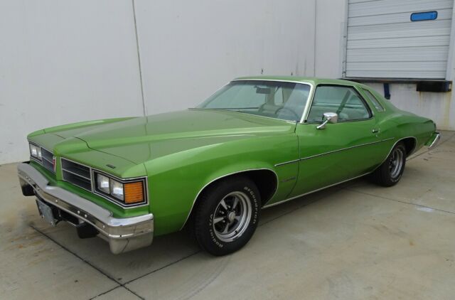 Pontiac Le Mans 1976 image number 0