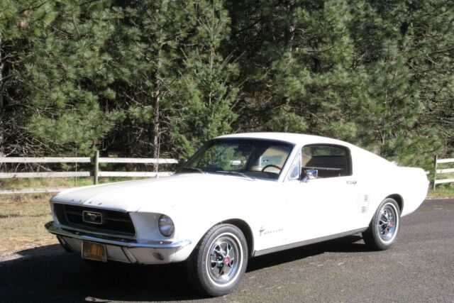 Ford Mustang 1967 image number 24