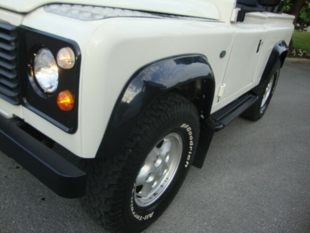 Land Rover Defender 1969 image number 35