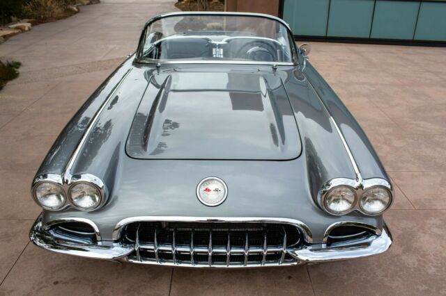 Chevrolet Corvette 1960 image number 15