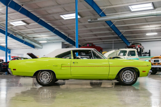 Plymouth Road Runner 1970 image number 1