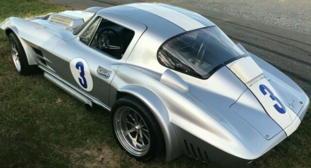 Chevrolet Corvette 1963 image number 0