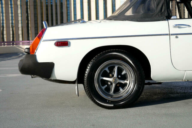 MG MGB 1978 image number 35