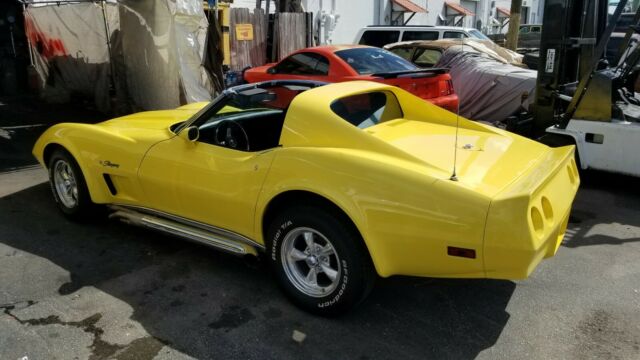 Chevrolet Corvette 1974 image number 2