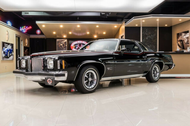 Pontiac Grand Prix 1974 image number 0