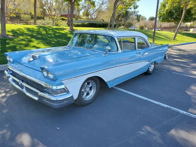 Ford Fairlane 1958 image number 0