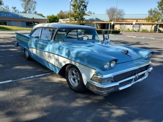 Ford Fairlane 1958 image number 1