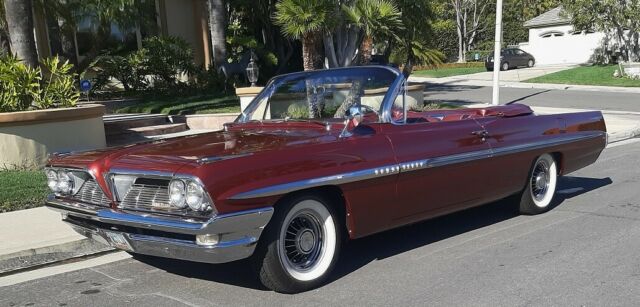 Pontiac Bonneville 1961 image number 1