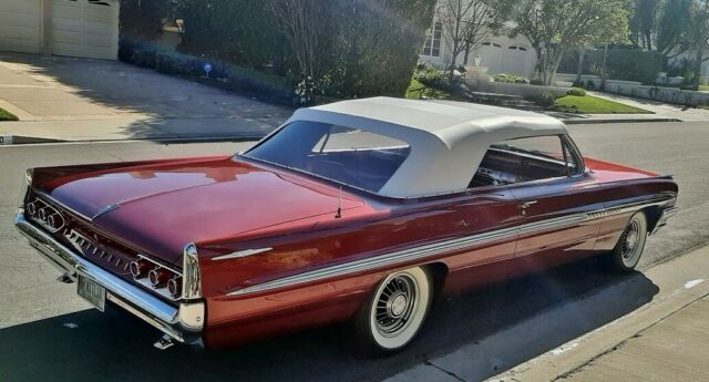 Pontiac Bonneville 1961 image number 27