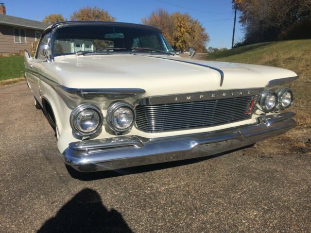 Chrysler Imperial 1961 image number 19