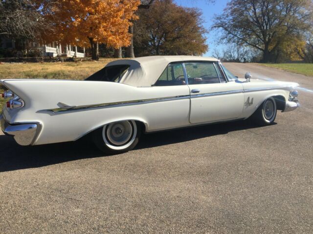 Chrysler Imperial 1961 image number 44