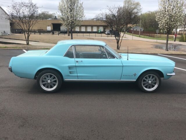 Ford Mustang 1967 image number 10