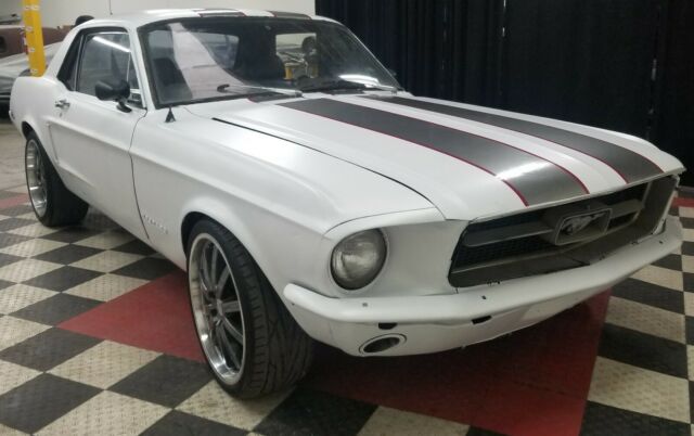 Ford Mustang 1968 image number 2