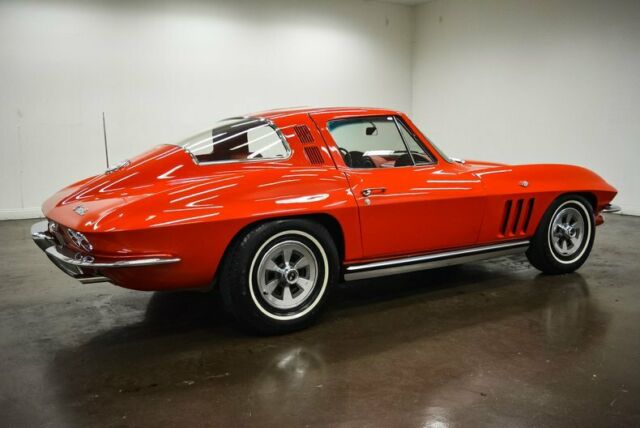 Chevrolet Corvette 1965 image number 29