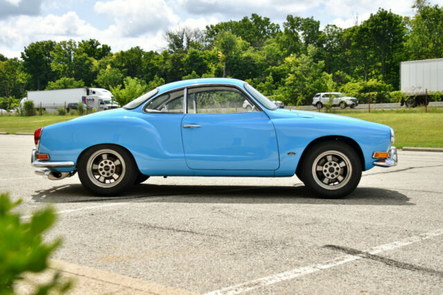 Volkswagen Karmann Ghia 1971 image number 22