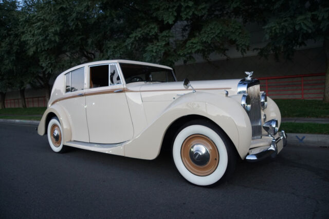 Bentley MARK VI 4.25L ALUMINUM FREESTONE & WEBB COACHBUILT 1947 image number 45