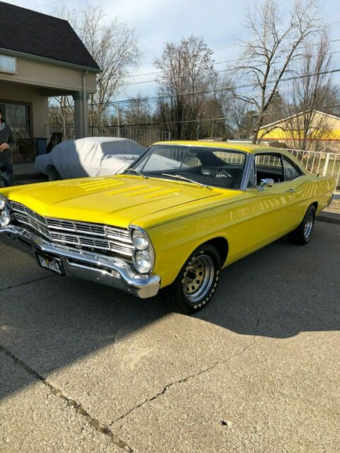 Ford Galaxie 1967 image number 18