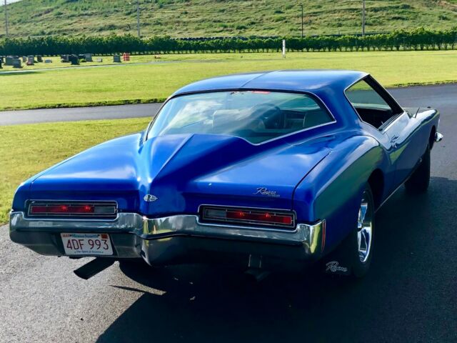 Buick Riviera 1972 image number 10